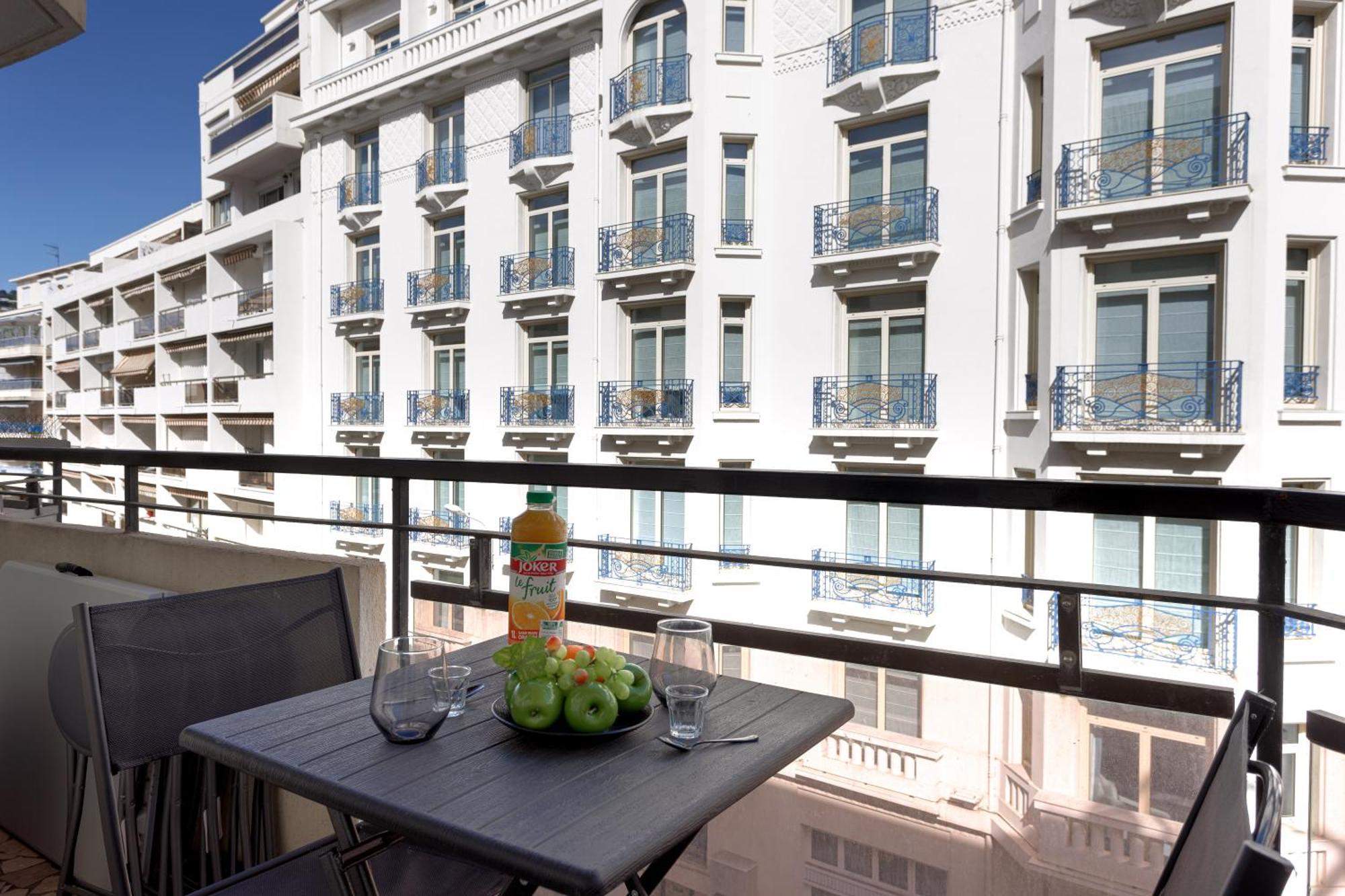 L'Unique Maubourg - Next Hotel Martinez - Terrasse Cannes Exterior foto